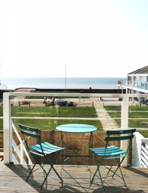 87 Marineside Beach side property with stunning sea views
